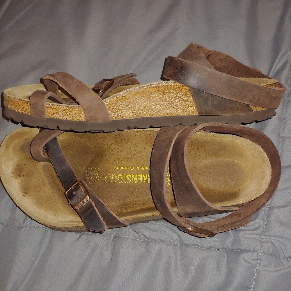 Birkenstock Yara Habana oiled leather sandals